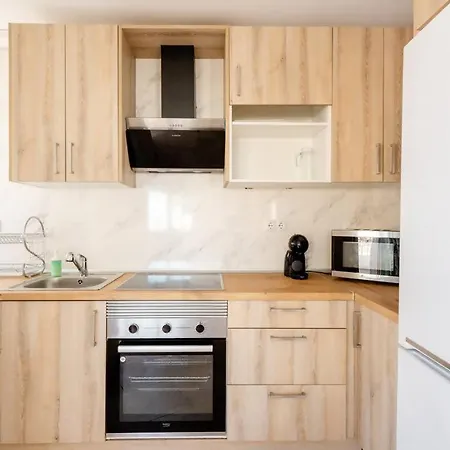 Apartamento Amplio Con Vistas Al Mar Y Piscina En Benalmádena
