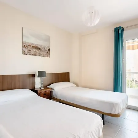 Apartamento Amplio Con Vistas Al Mar Y Piscina En Benalmádena