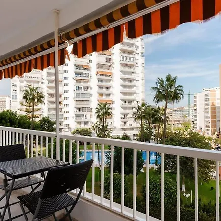 Amplio Con Vistas Al Mar Y Piscina En Benalmadena