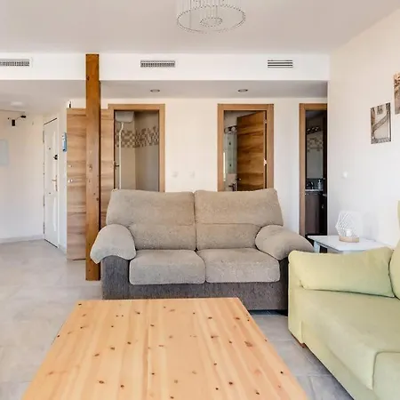 Apartamento Amplio Con Vistas Al Mar Y Piscina En Benalmádena