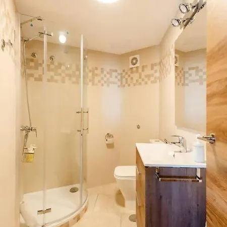 Apartamento Amplio Con Vistas Al Mar Y Piscina En