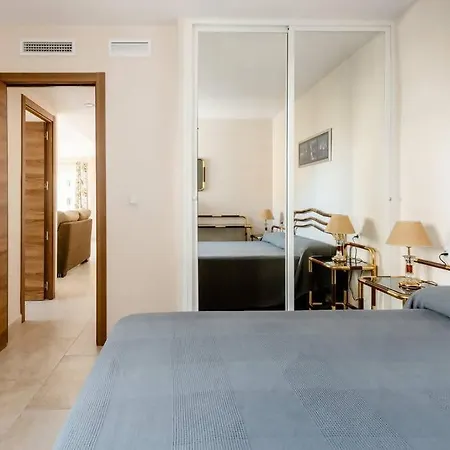 Apartment Amplio Con Vistas Al Mar Y Piscina En *