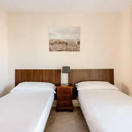 Apartamento Amplio Con Vistas Al Mar Y Piscina En Benalmádena