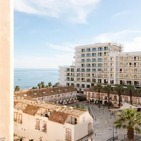 Amplio Con Vistas Al Mar Y Piscina En Apartamento
